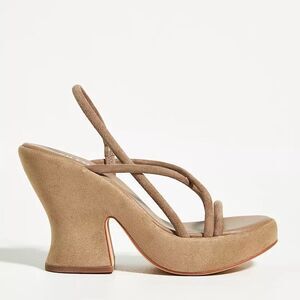 Anthropologie Silent D Star Platform heels Taupe 8 NEW